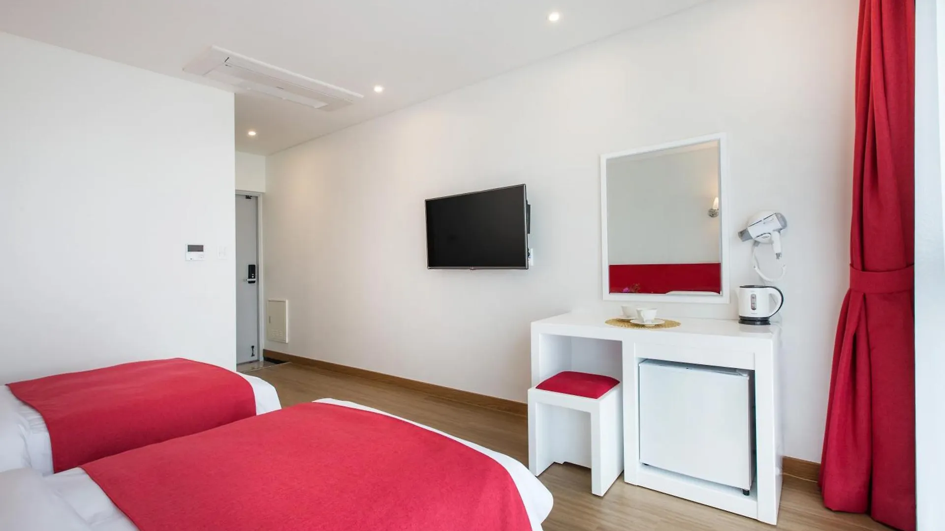 Amoureux Resort Jeju 3*,