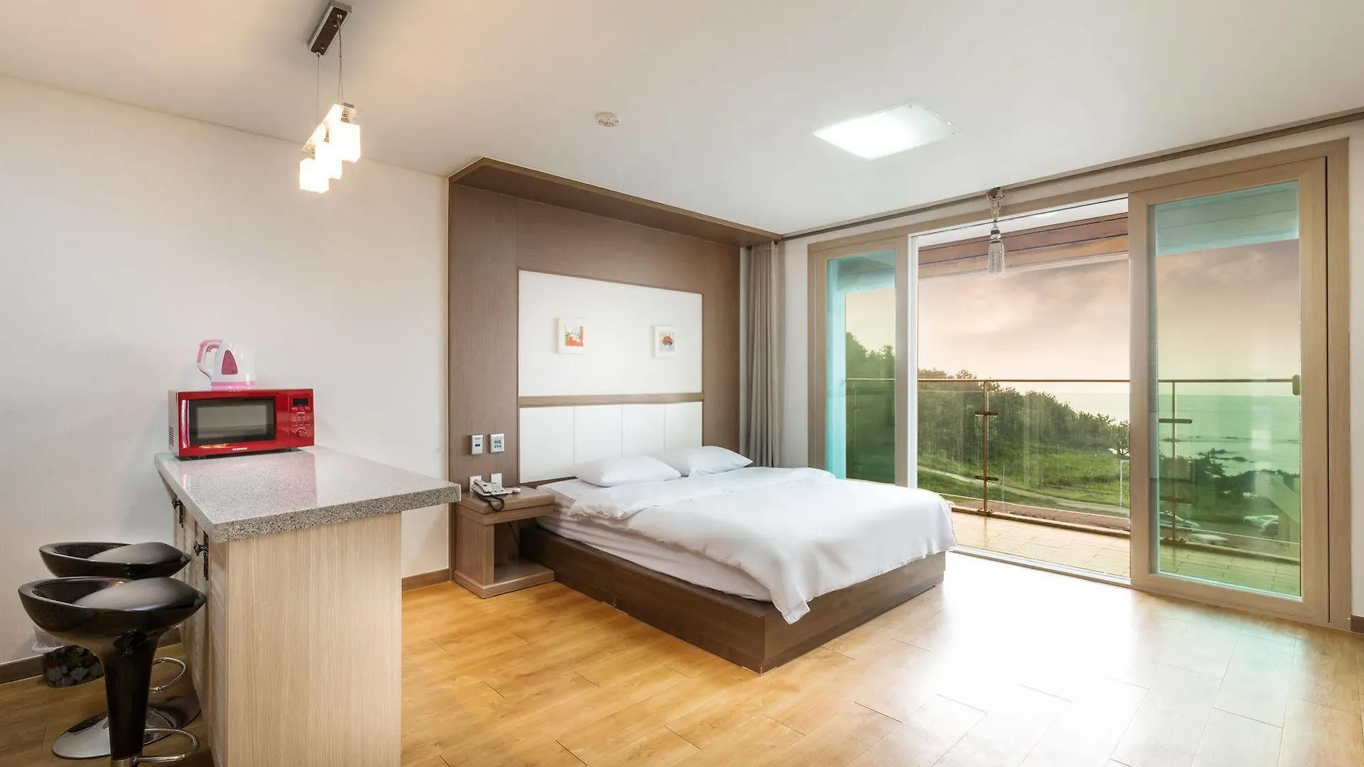 Amoureux Resort Jeju 3*,